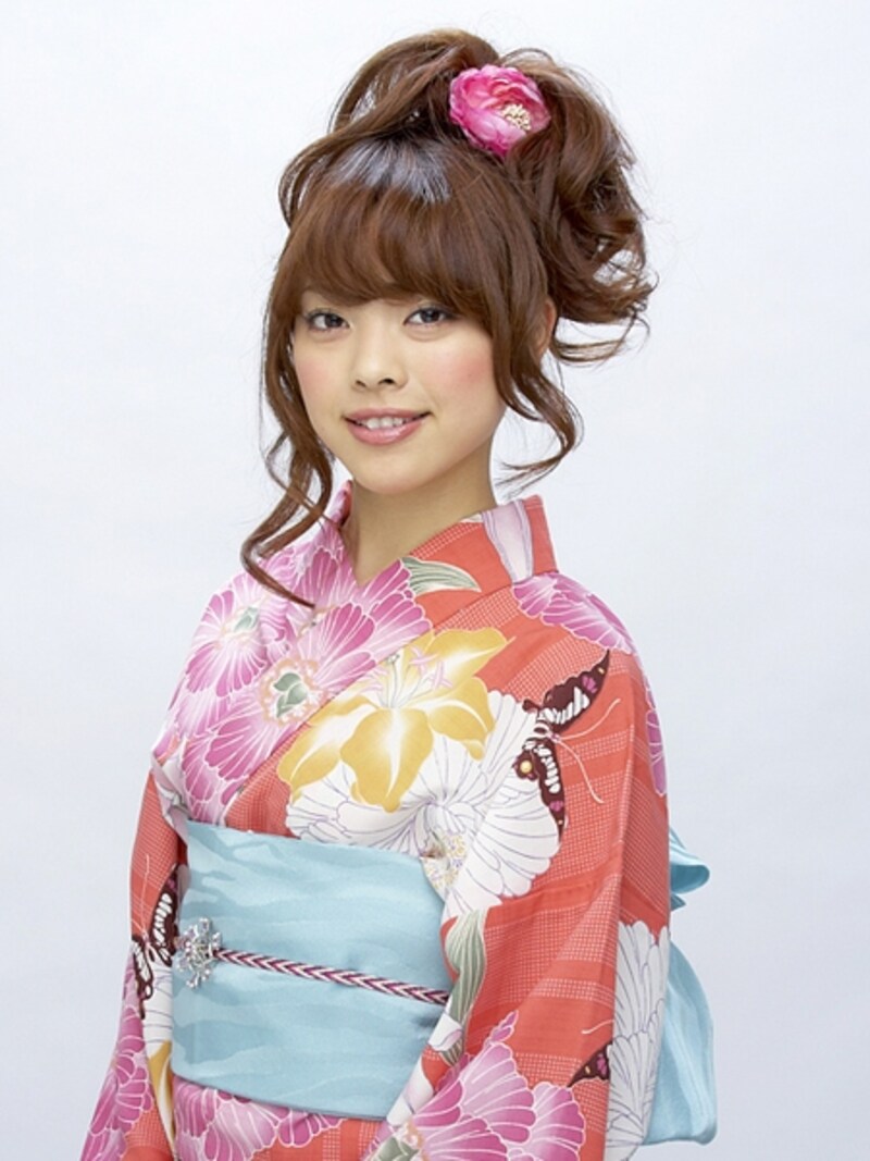 浴衣より濃いアクセを使うとバランスがいい