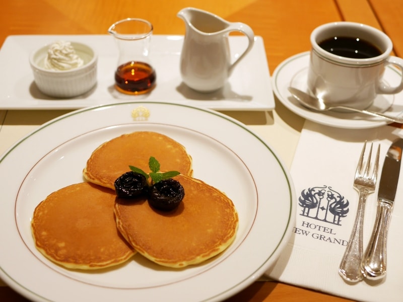 パンケーキ(1452円)、コーヒー(908円、おかわり可)※価格は税込、サ料別(2017年1月19日撮影)