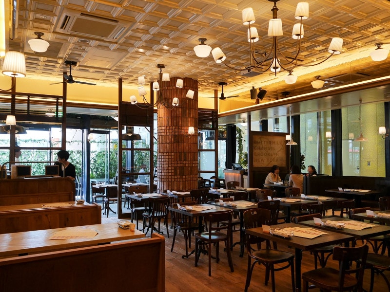 店内88席のほか、ペット可のテラス席もあります(2019年4月24日撮影)