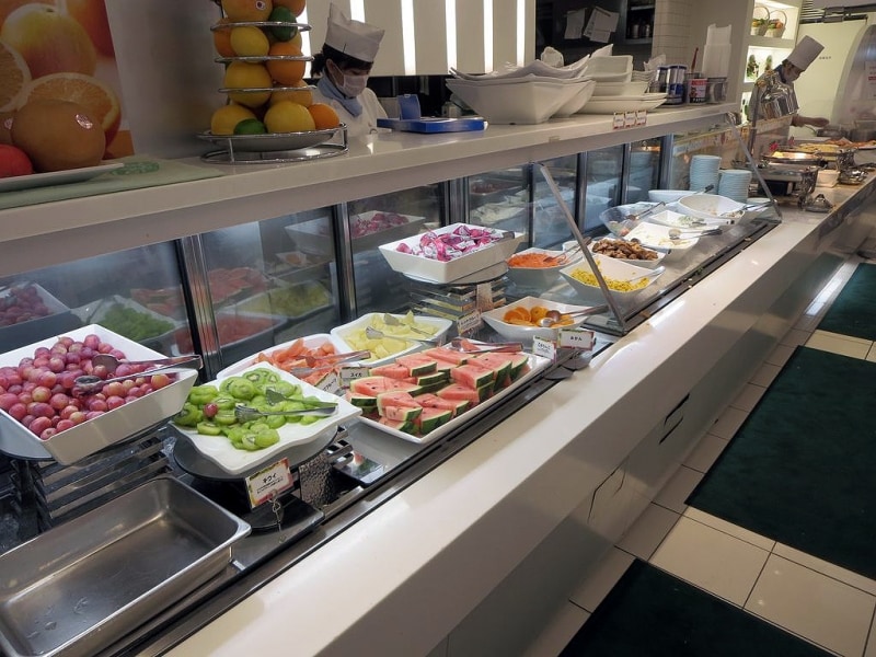 タカノフルーツバー 新宿本店 ブッフェ台