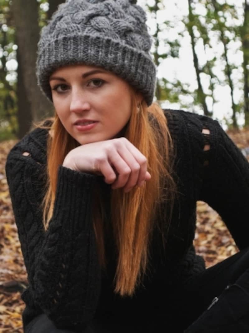 黒ニットの色褪せは意外に目立ちます