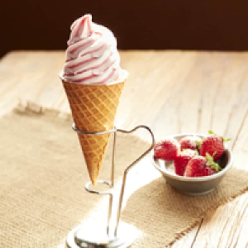 ワッフルコーン苺