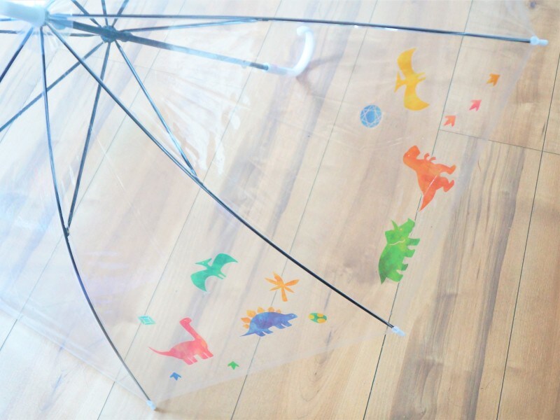 ビニール傘を好みのデザインにアレンジできるステッカー