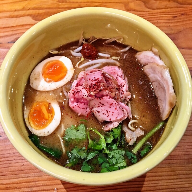 ソラノイロ トンコツ&キノコ  特製スパイストンコツソバ