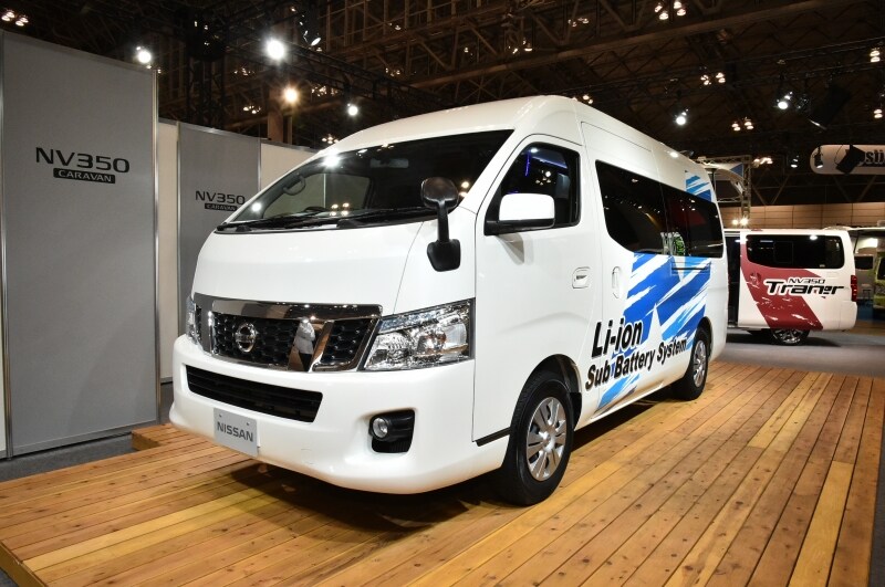 外観はなんの変哲もないワンボックスバンだが…