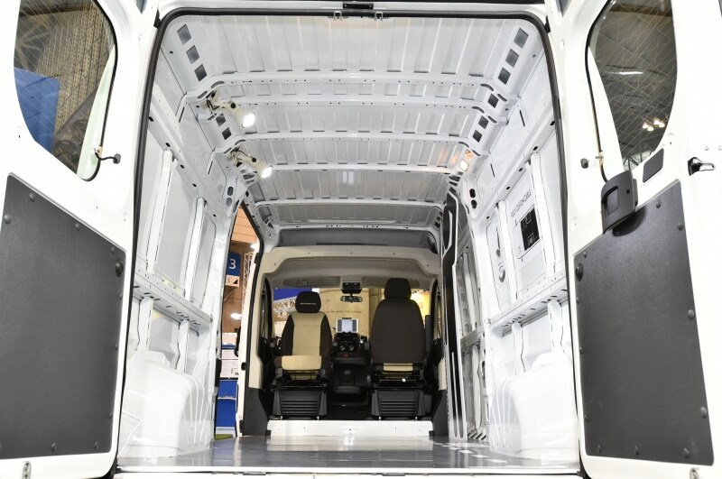 鉄板剥き出しの正真正銘の空っぽ