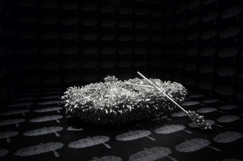 ニューヨークの画廊で1963年に行った個展「集合―1000艘のボート・ショー」を再現。