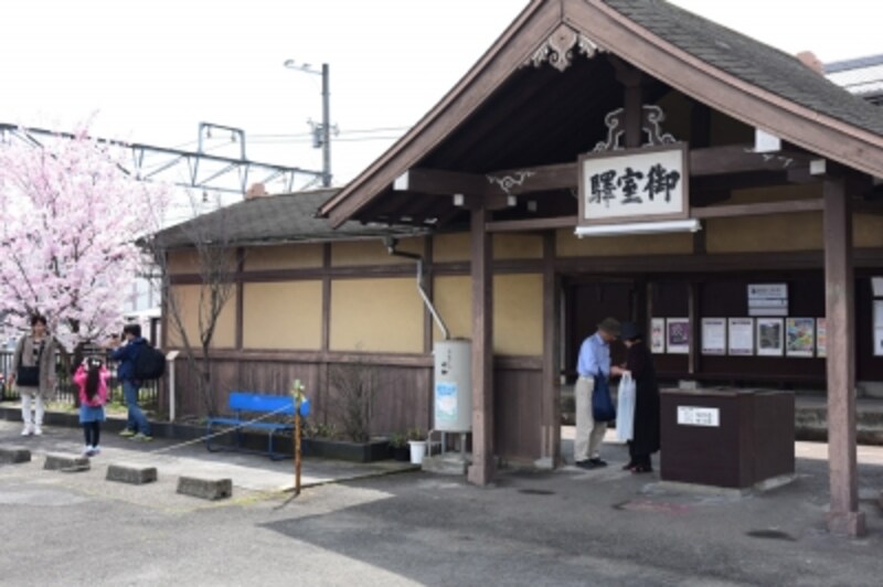 嵐電の「御室仁和寺」駅