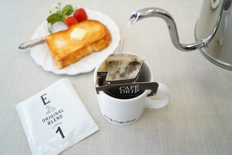 作り方は、ドリップバッグをセットしてお湯を注ぐだけ