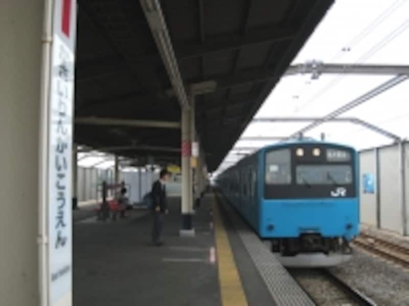 元々は貨物線として計画されていたJR京葉線。ここまでこのエリアの人口が増えることは予想されていなかったためだ