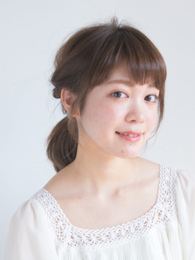 ねじり編みで無造作ひとつ結び