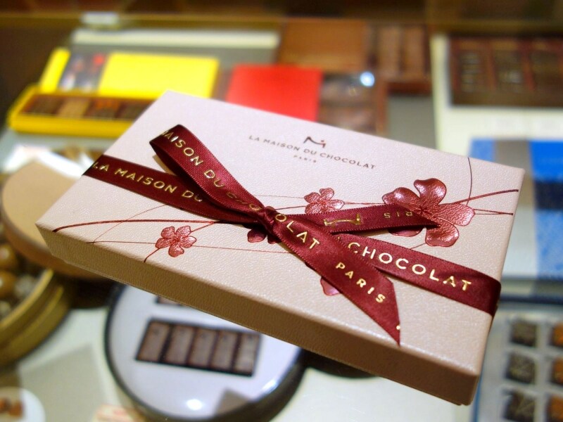 お花のプリントにバーガンディのリボン