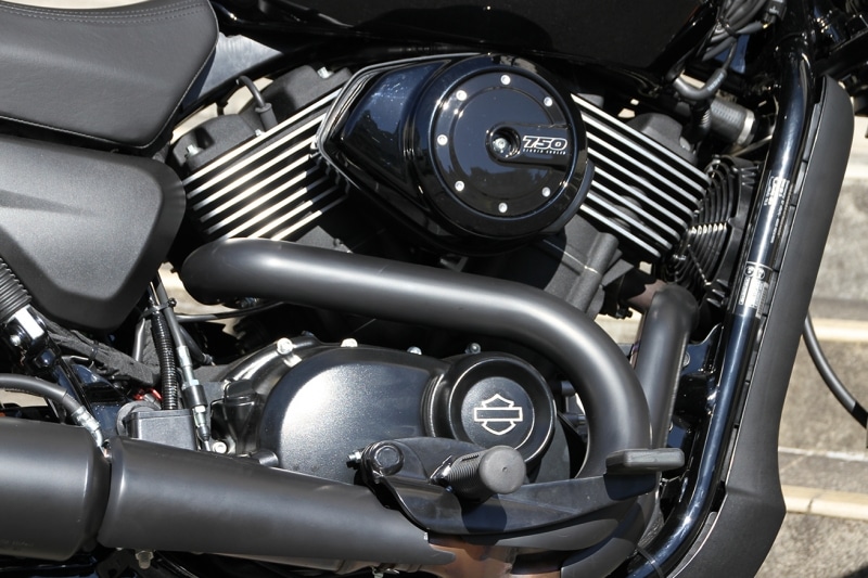 排気量749ccの水冷Vツインエンジン「レボリューションX」