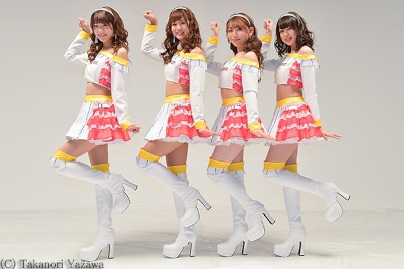 左側は赤がポイントでブリブリした感じ