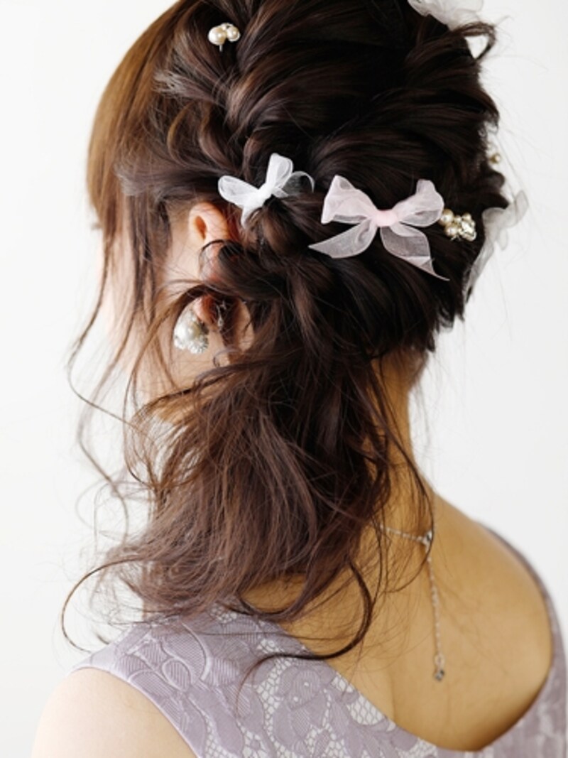 毛先をふんわり散らして華やかに