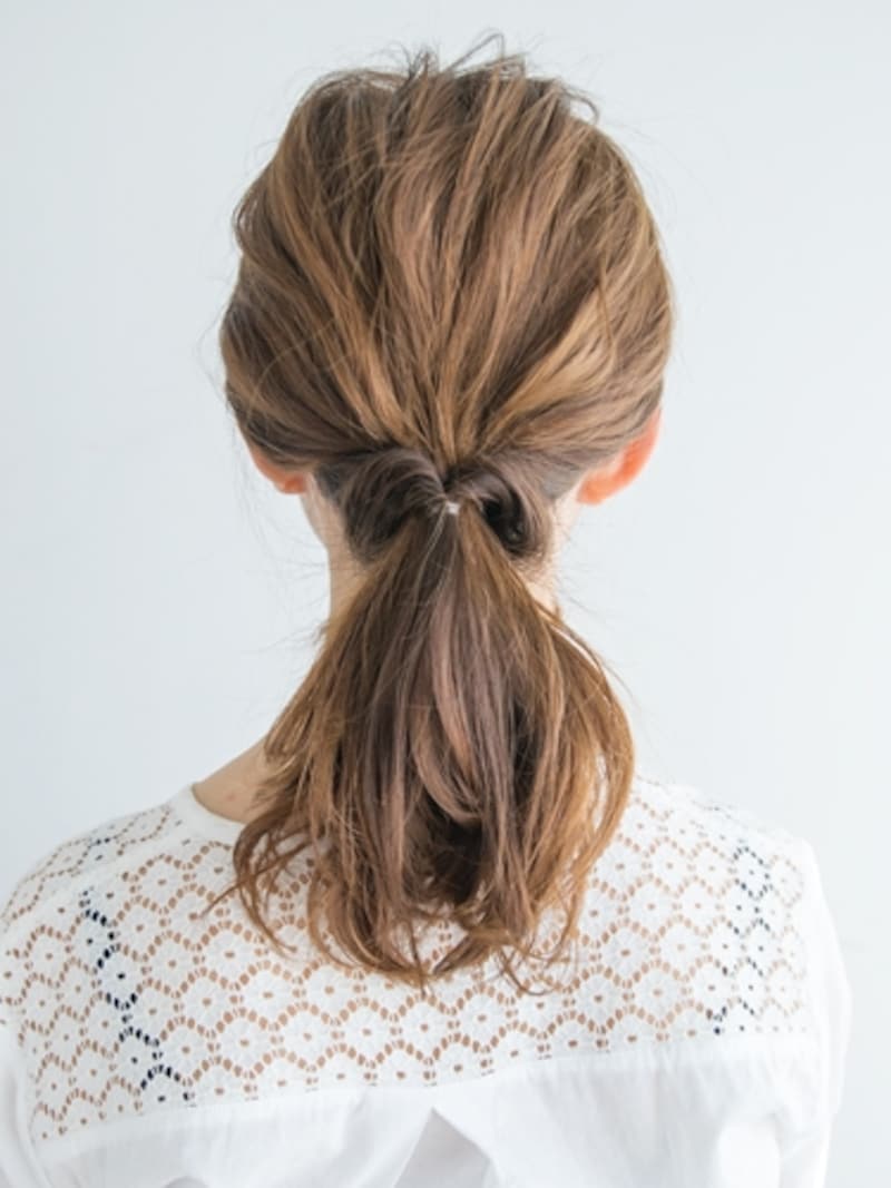 オフィスで使える大人のひとつ結びアレンジ