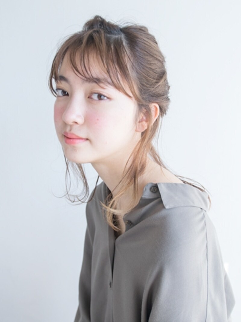 シースルーバングのお団子アレンジ