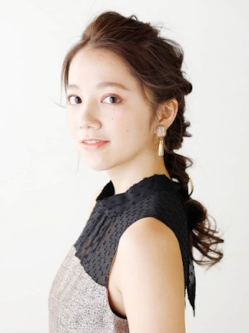 くるりんぱを5つ作るだけで完成する洗練ヘアアレンジ 結婚式 パーティーヘアアレンジ all about
