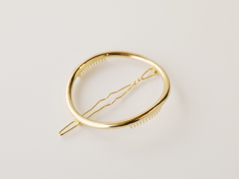 上品なゴールドピン