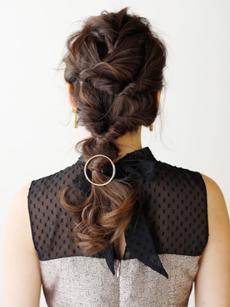 くるりんぱで洗練ヘアアレンジ