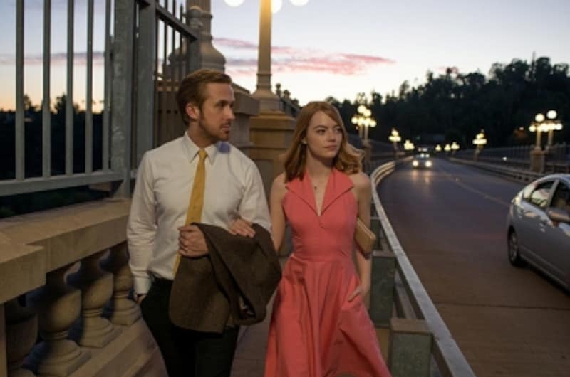 Photo credit: EW0001: Sebastian (Ryan Gosling) and Mia (Emma Stone) in LA LA LAND. Photo courtesy of Lionsgate. (C)2016 Summit Entertainment, LLC. All Rights Reserved.