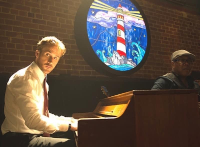 Photo credit: EW0001: Sebastian (Ryan Gosling) and Mia (Emma Stone) in LA LA LAND. Photo courtesy of Lionsgate. (C)2016 Summit Entertainment, LLC. All Rights Reserved.