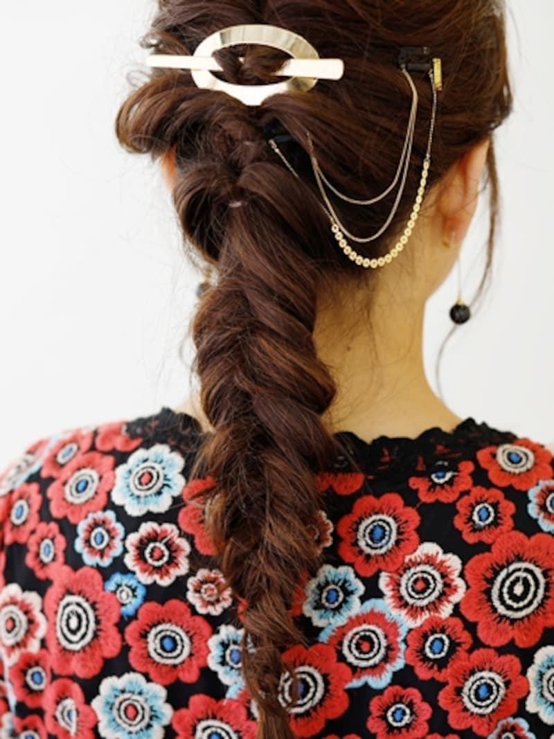 特にハチ上の髪は根元までしっかり巻き、トップに高さを出す