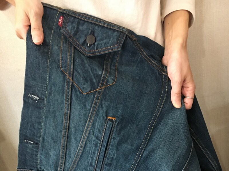 本格的なデニムジャケットの伸縮性