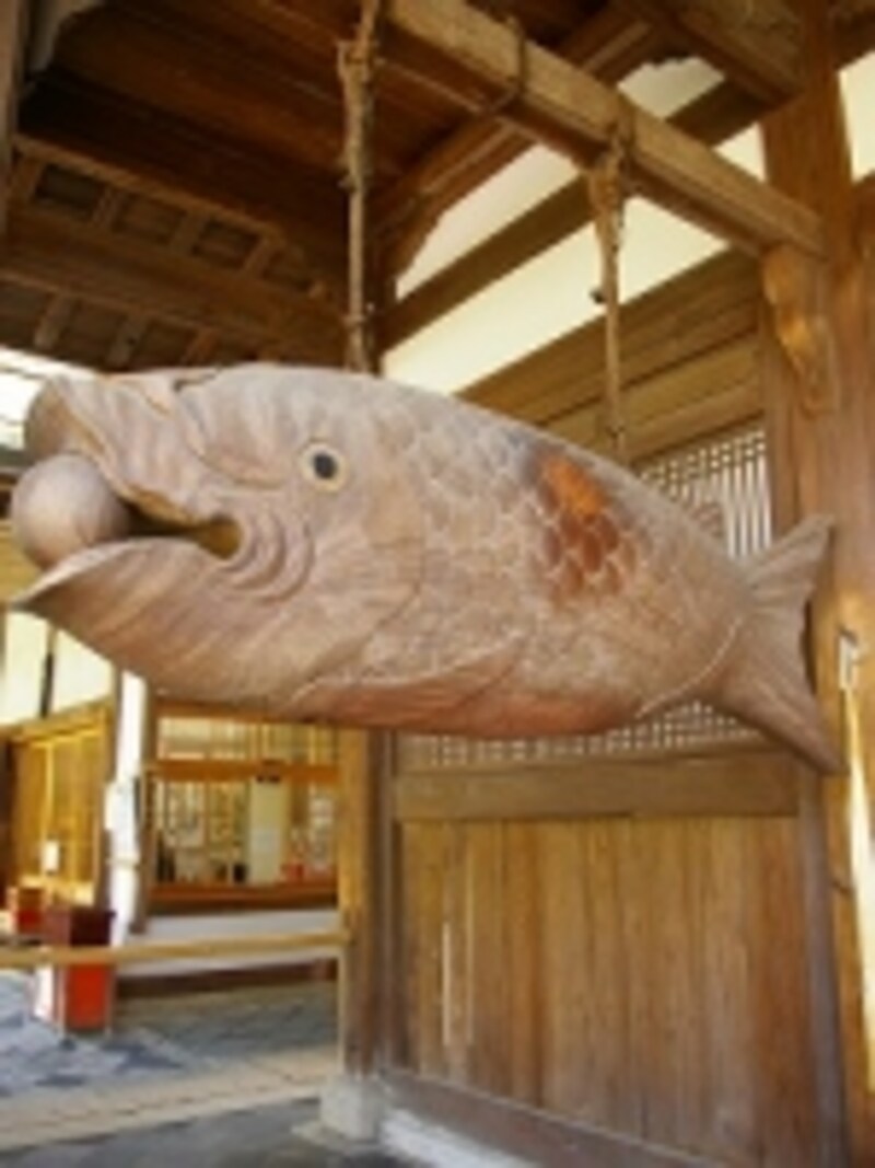 魚の形の開板は、木魚の元祖といわれます