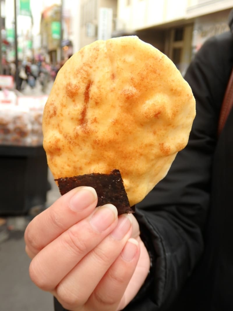 焼き立ての手焼きせんべい