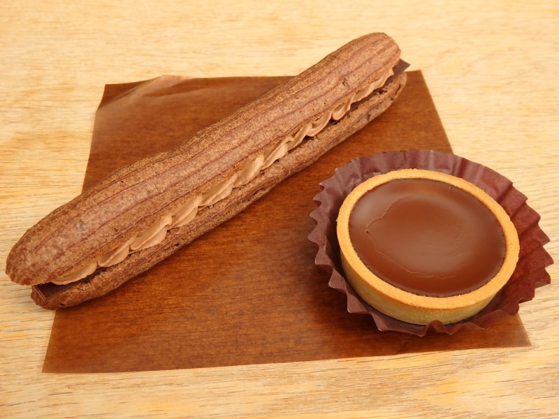 エクレア ミルクショコラとアロマ生チョコタルト ビター
