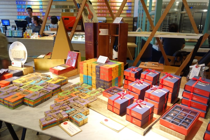 タブレットをはじめボンボンショコラも