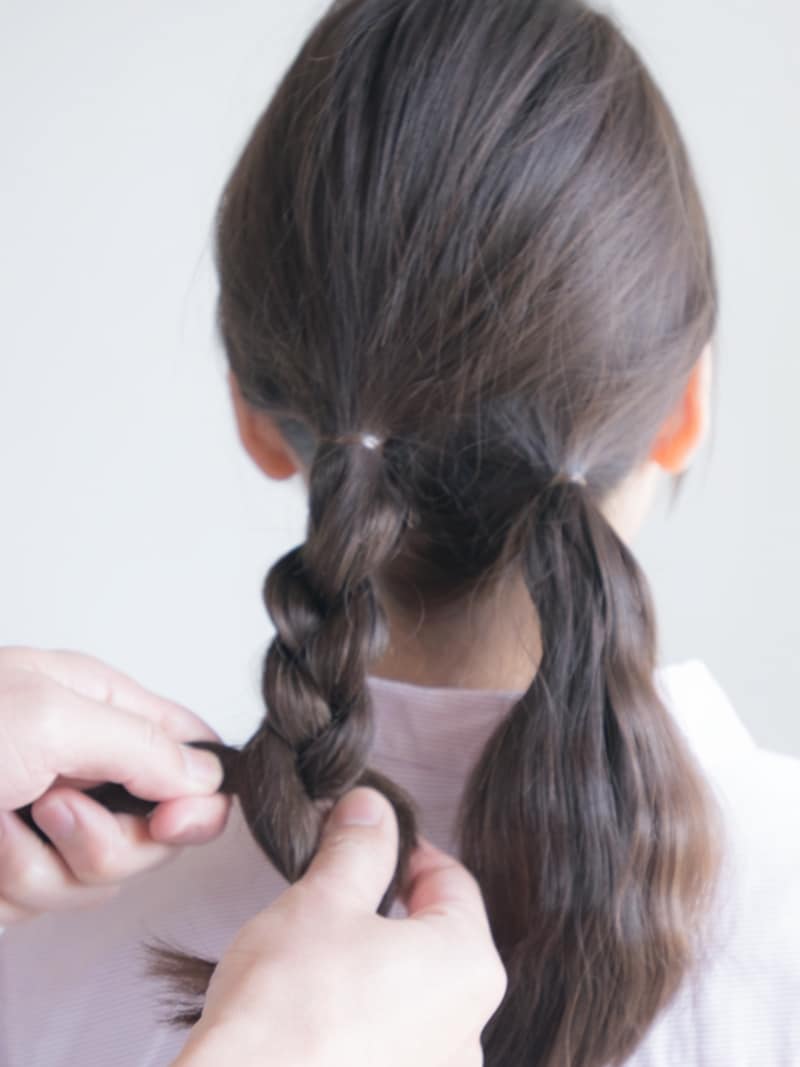 キツめに三つ編みをつくる