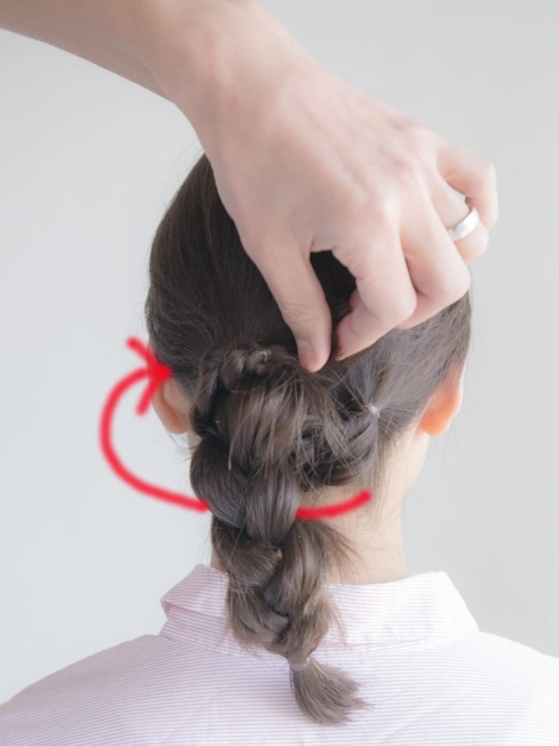 Bの毛束を巻きつける