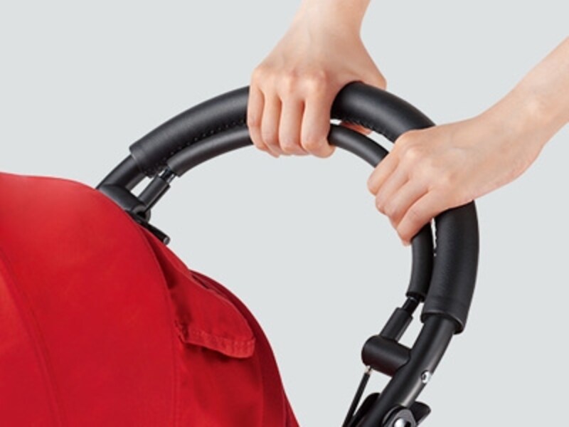 軽く握るだけでブレーキがかけられるので、坂道で感じる重さをコントロールできます