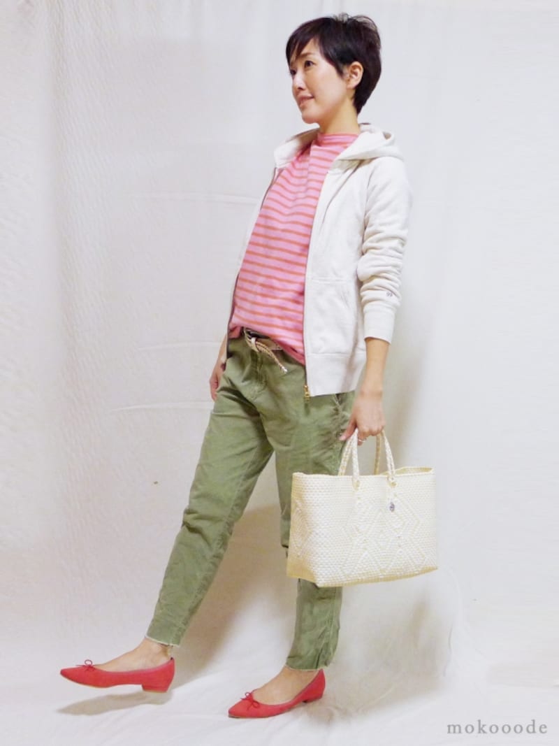 アースカラーボトムスのコーディネート