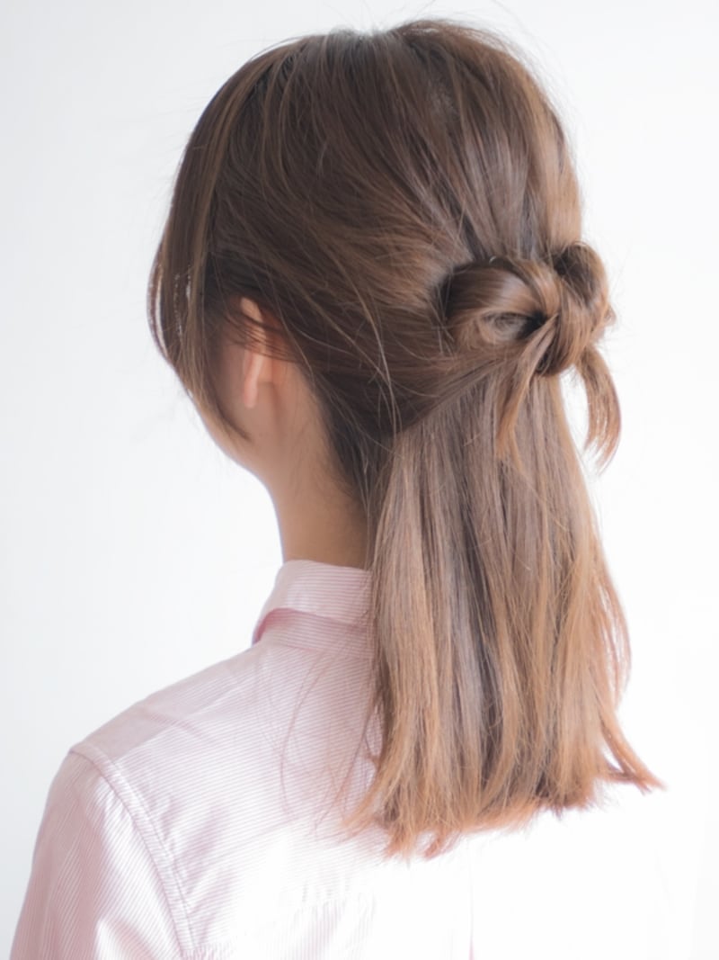 小さめのリボンヘア