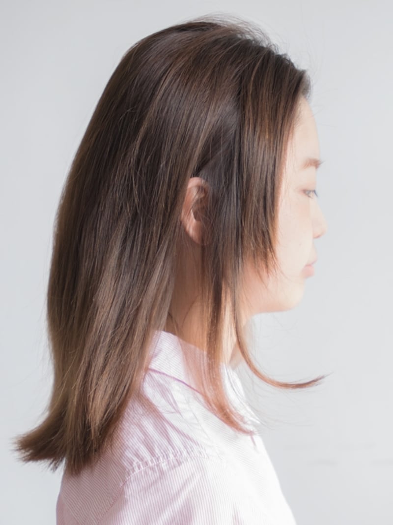 鎖骨下のミディアムヘア