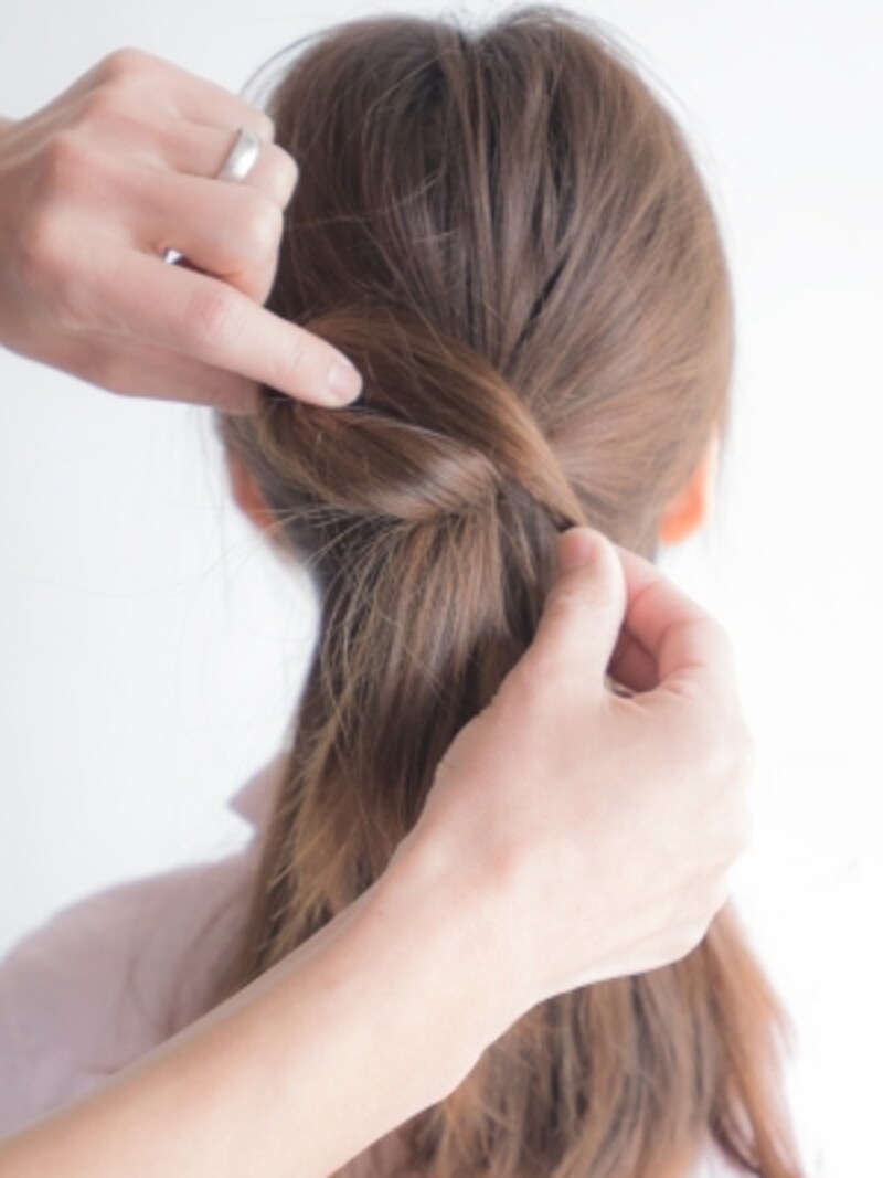 リボンヘアのゴムいらずな作り方 自分の髪でできる簡単ヘアアレンジ ヘアアレンジ All About