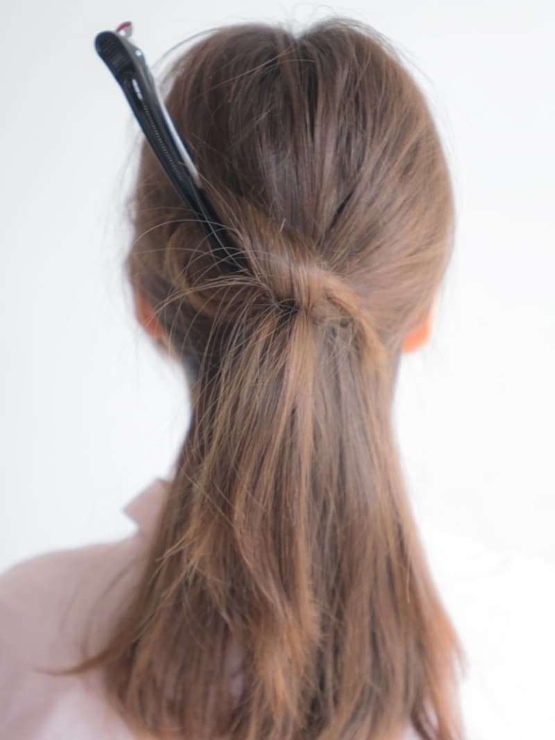 指で押さえていた部分を仮留め