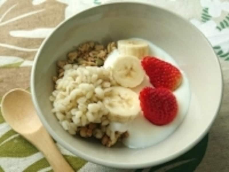 旬のフルーツ＆グラノーラと一緒にどうぞ