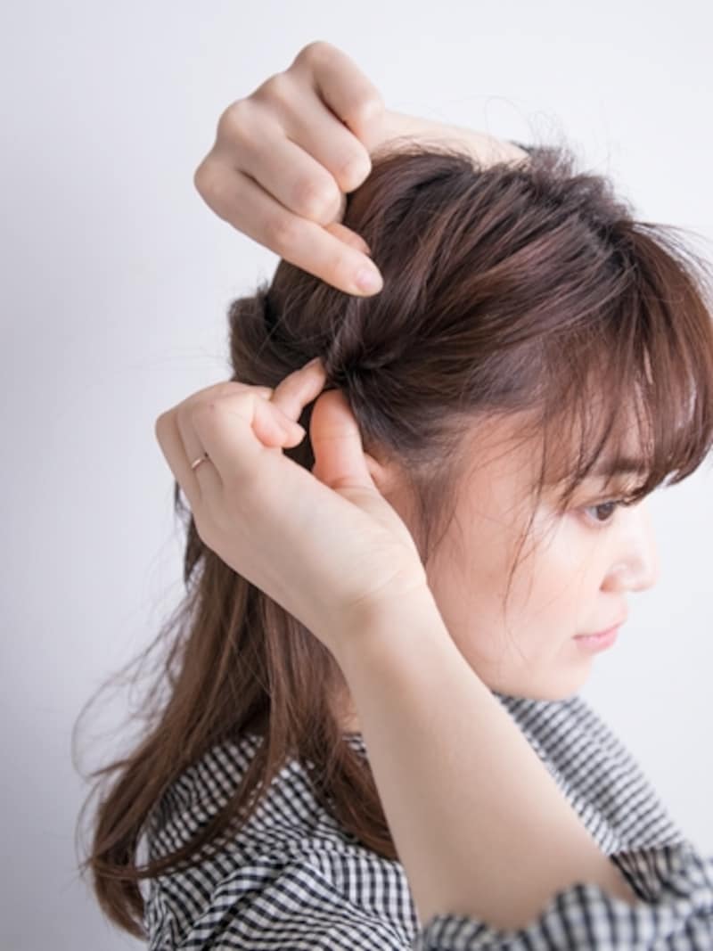 結び目の表面を少しずつ引き出す