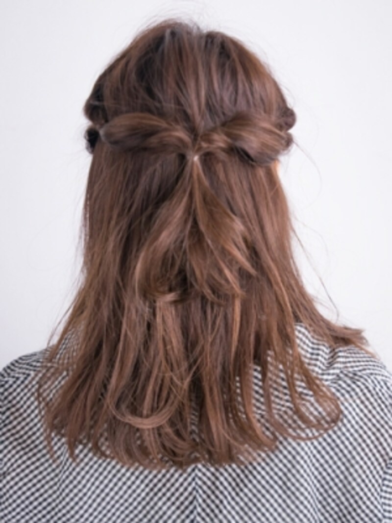 覚えたい オフィスで使える簡単ハーフアップアレンジ ヘアアレンジ All About 覚えたい オフィスで使える簡単ハーフアップアレンジ ヘアアレンジ All About