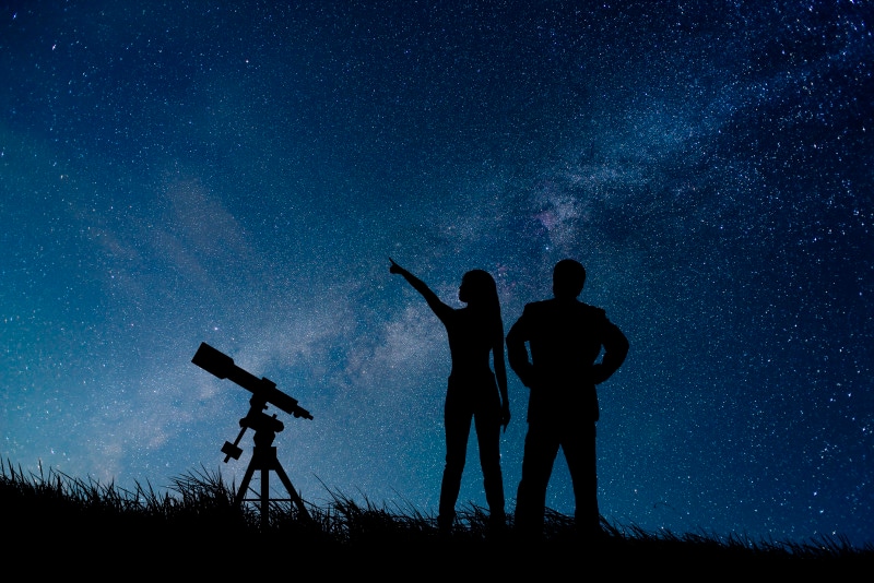 以前の記事で「会話がなくても平気」と書きましたが、「宇宙に取り残されても、この人となら平気かも」と思えるほどの深い、そして安定した感情を抱くでしょう