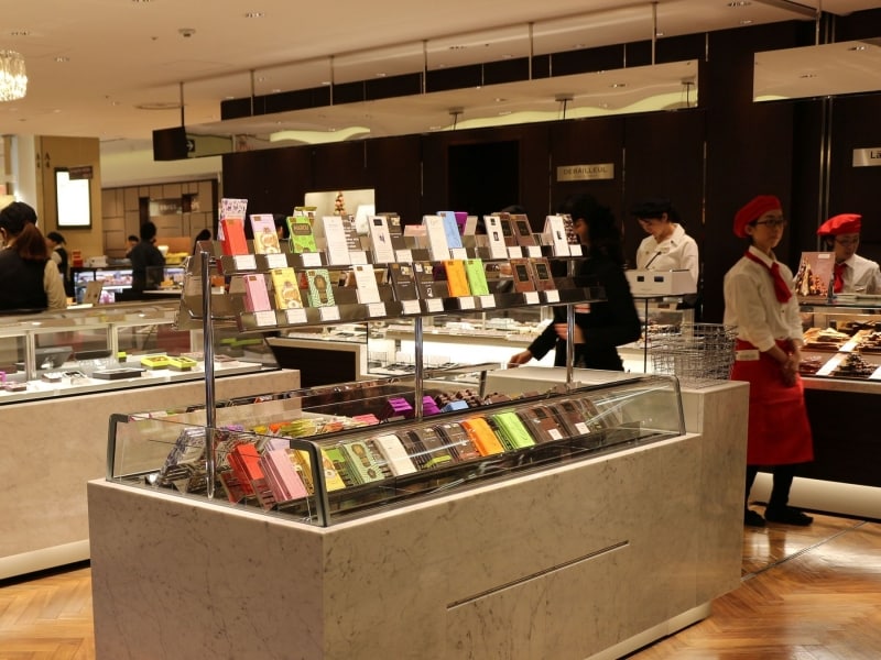 向かって右奥が「レダラッハ」