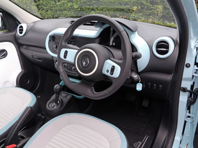 ルノートゥインゴ