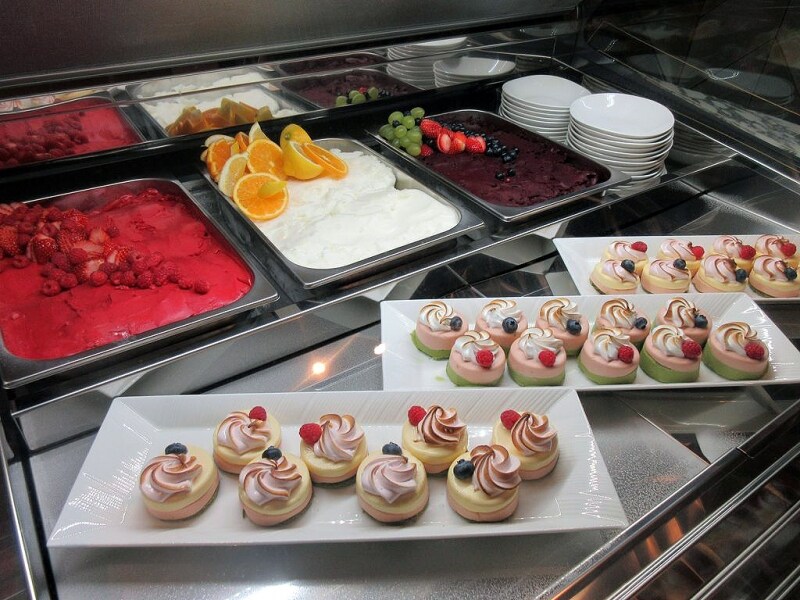 ポルト 氷菓のブッフェ台