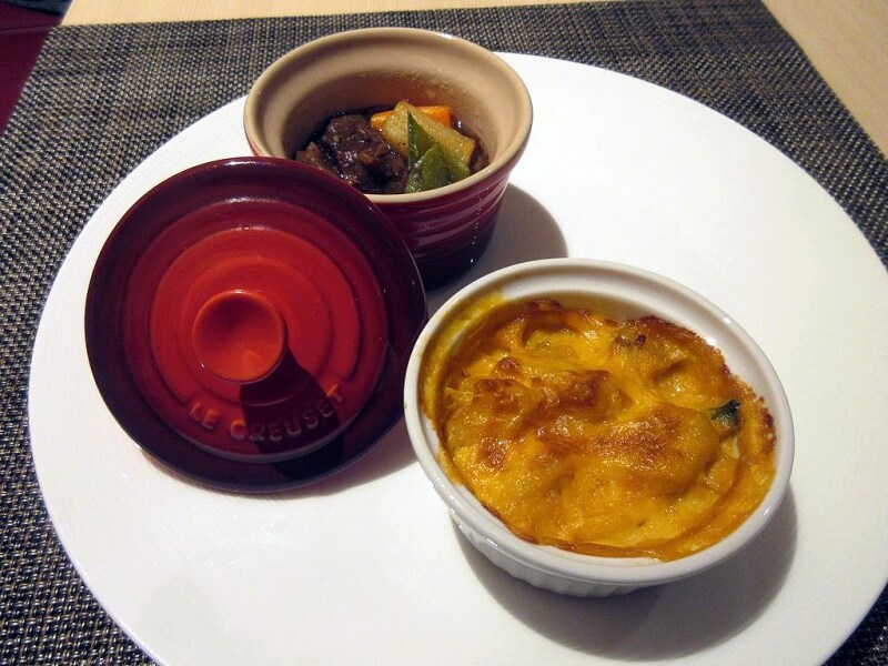 プリンスマルシェ 牛肉の赤ワイン煮込み シーフードのココットグラタン