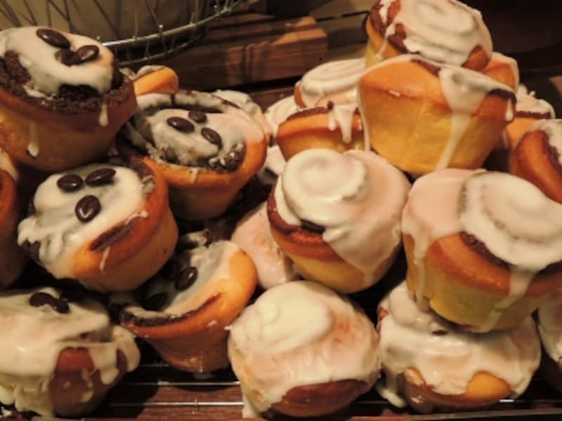 ブリオッシュ生地のコーヒーロール、シナモンロール