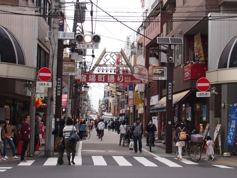 道路の幅は昔と同じ五間（約9メートル）